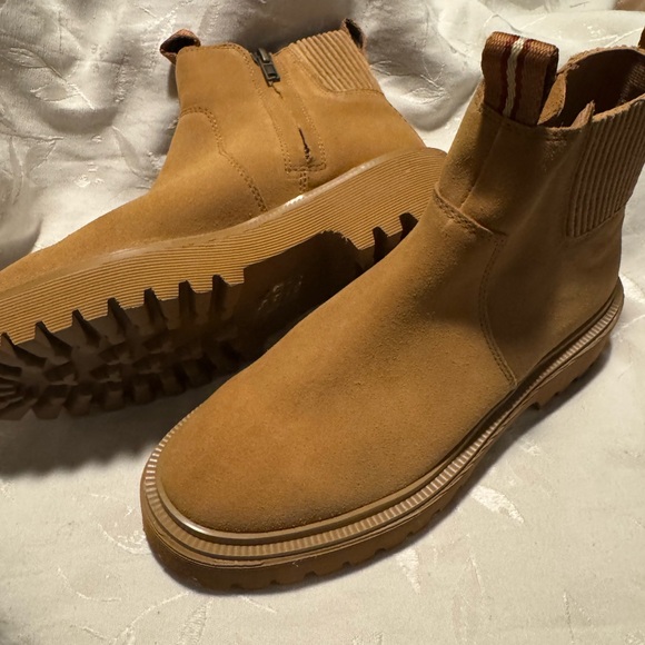 Madewell Shoes - Madewell Henry Lugsole Boots - Suede (NEW)